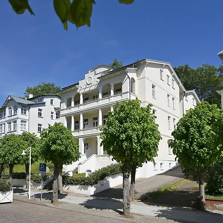 Ferienwohnung-13-villa-celia-sellin-strandnah-fuer-6-personen Apartment